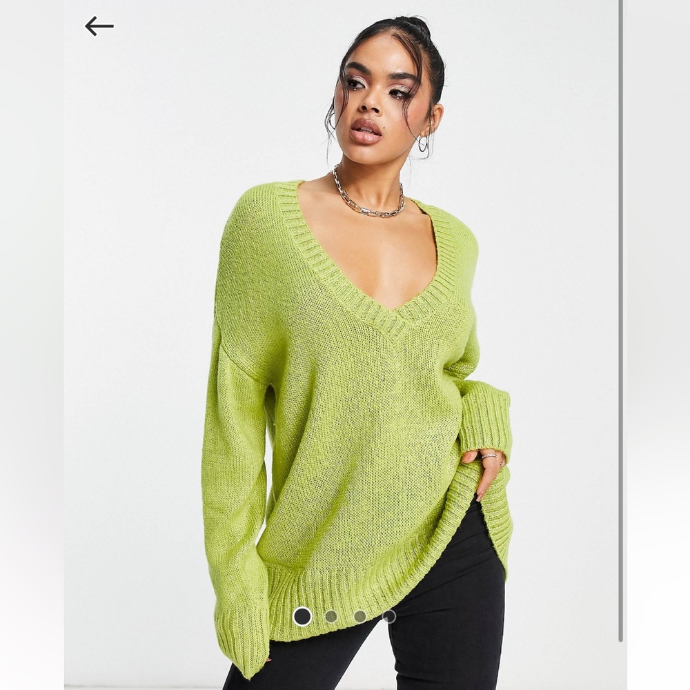 V neck knitted sweater